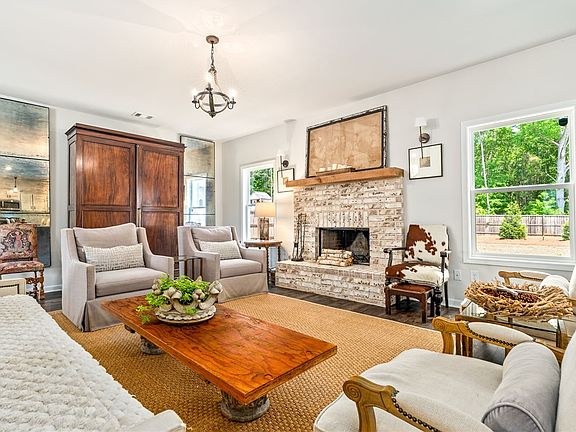 4th image of 1005 Finn Ct