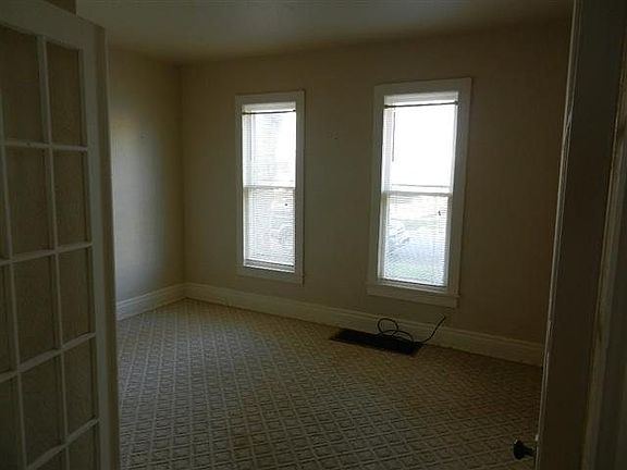 3rd image of 645 Milwaukee Ave