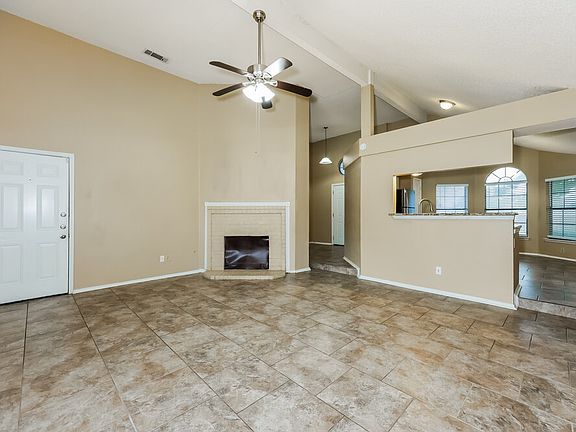 5th image of 1705 Cool Springs Dr