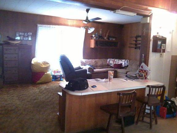 Living/Snack Bar