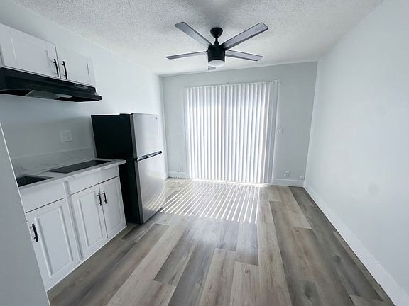 3rd image of 11143 S Inglewood Ave #25