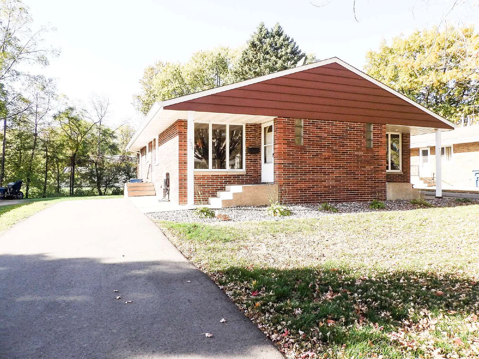 2 bed, 1.0 bath, 860 sqft, $1,825 — Photo 2