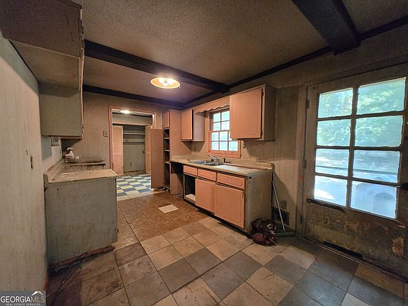 4th image of 280 Huntington Rd