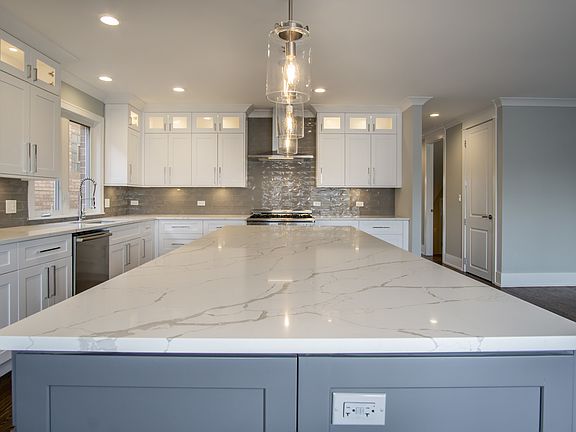4th image of 4515 N Newland Ave
