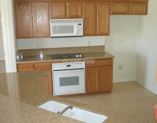 4th image of 5341 Applewood Ct