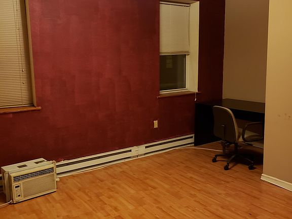 4th image of 2235 S 15th St Floor 2