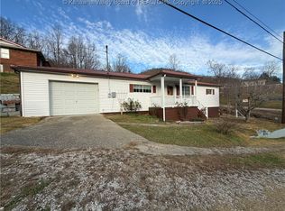 898 Thunder Rd, Chapmanville, WV 25508
