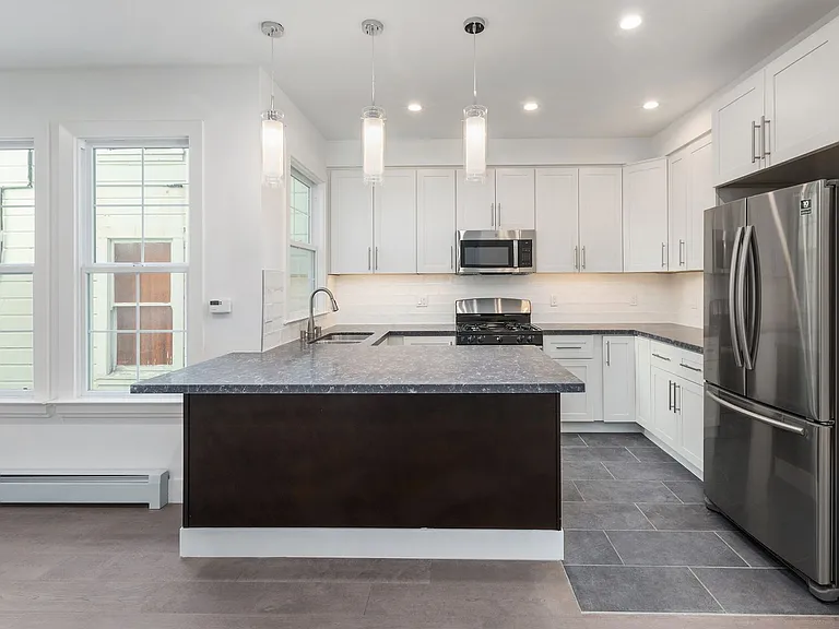 1555 Oak St #850R — Photo 8