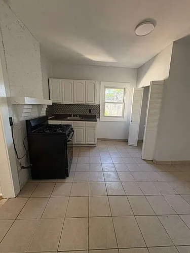 10 Rodwell Ave Photo 1
