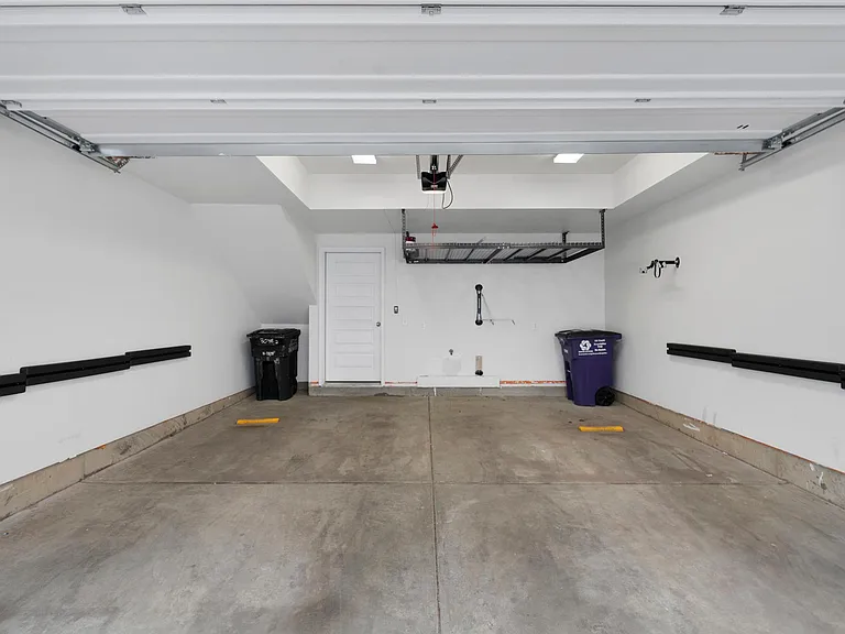 3048 Wilson Ct #2 — Photo 31