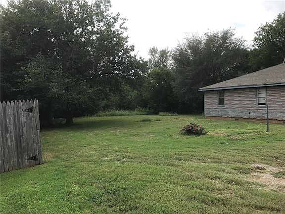 3rd image of 104 W Highway 130