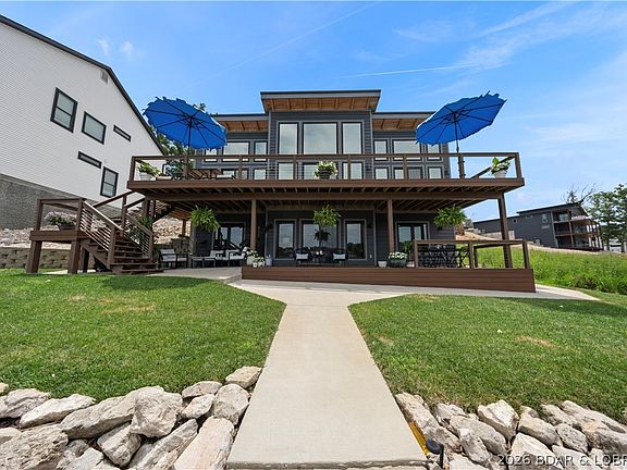 2nd image of 1151 Oak Rd