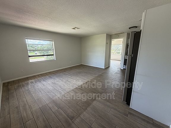 4th image of 2305 K Ville Ave
