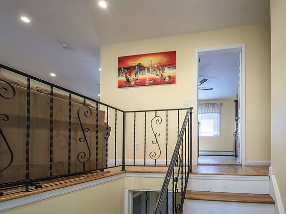3rd image of 166 Brooklyn Ave