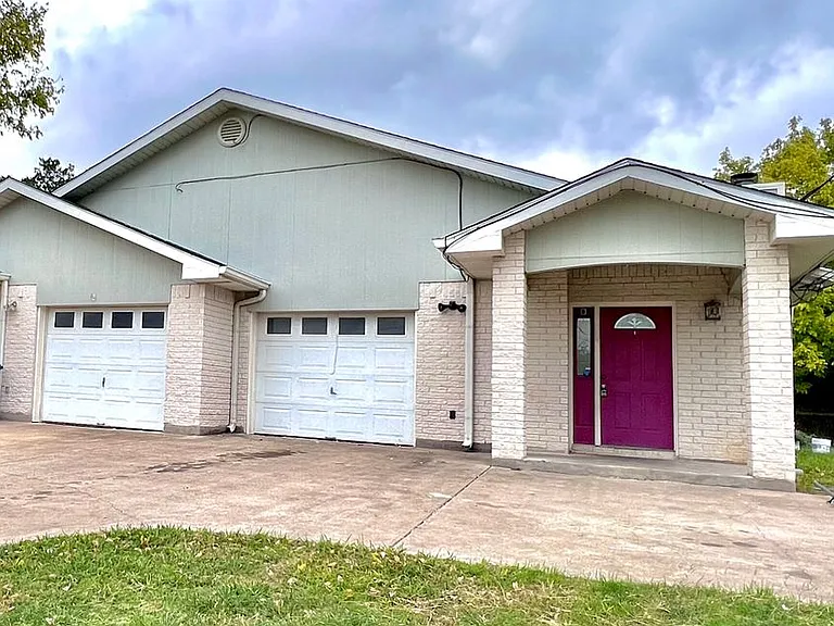 197 Southway Dr #B — Photo 1