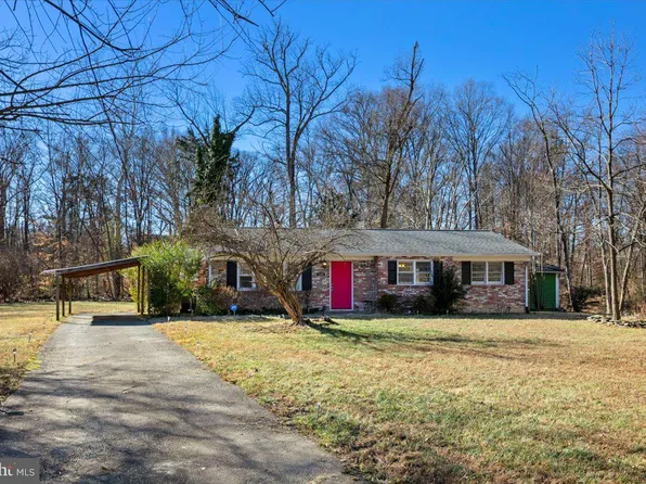 5304 Cedar Ct, Alexandria, VA 22309