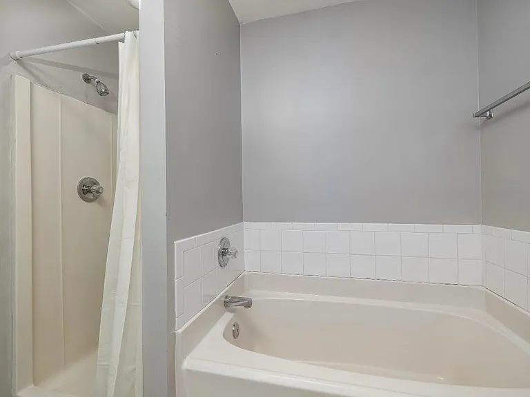 3209 Livia Cir — Photo 7