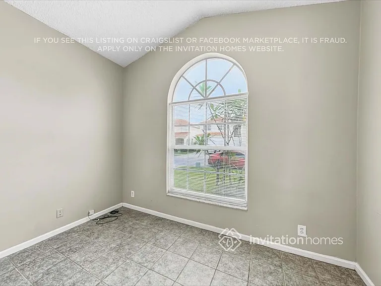 7704 Thornlee Dr — Photo 17