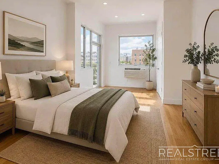 109 Winthrop St #4L — Photo 6