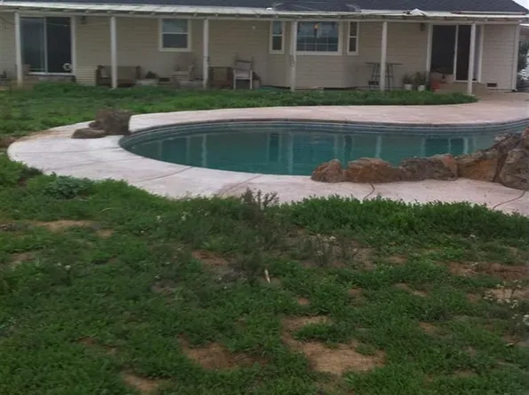 18151 S Seidner Ave, Escalon, CA 95320