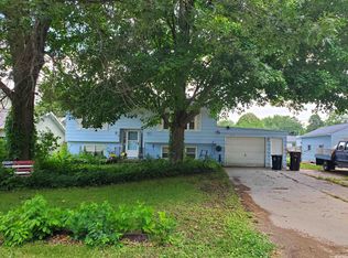 1009 Cadam Ct, Cedar Falls, IA 50613