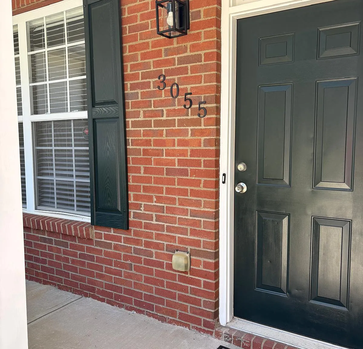 3 bed, 2.5 bath, 1800 sqft, $1,850 — Photo 2