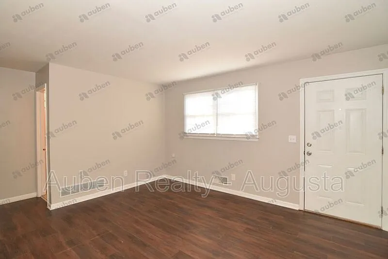 1 bed, 1.0 bath, 540 sqft, $895 — Photo 3