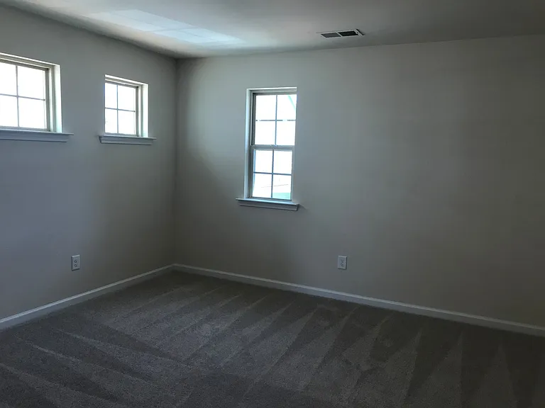 1037 Bannister Rd — Photo 15