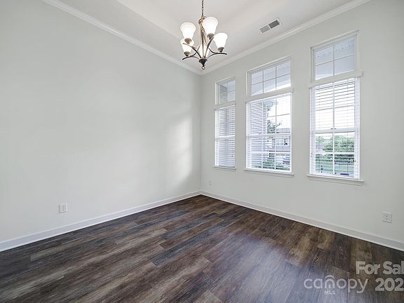 5th image of 6021 Piscataway Ct