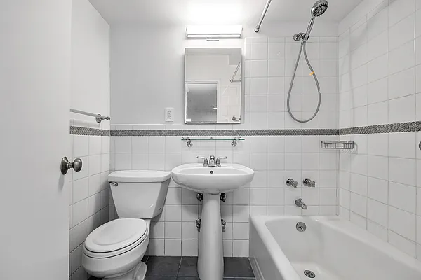 Rented by Oxford Property Group | media 31