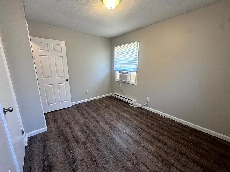 927 Fiske Dr — Photo 5