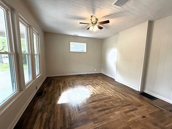 3rd image of 503 W South St