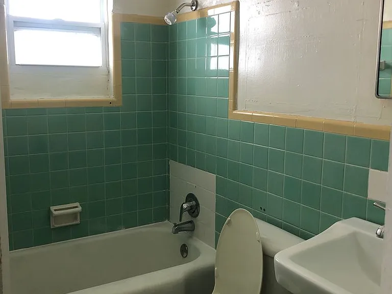 211 SW 7th Ave — Photo 11