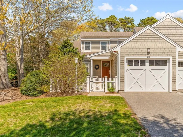 20 Lanyard Way, Mashpee, MA 02649