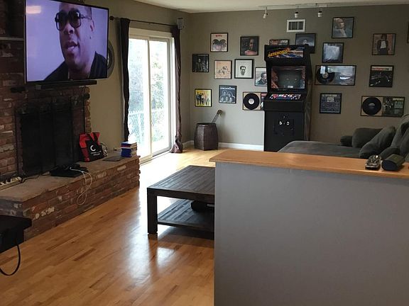 3rd image of 2125 Oriole St