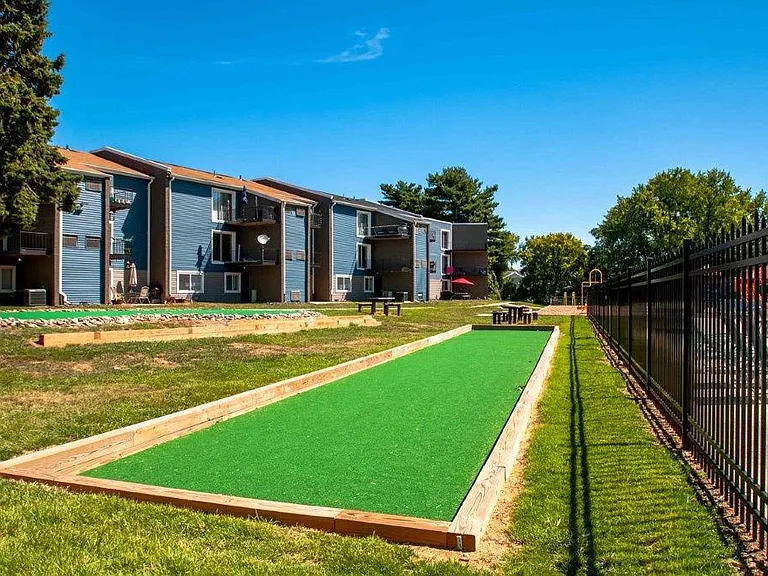 Sherwood Crossing Apartments and Townhomes — Photo 16
