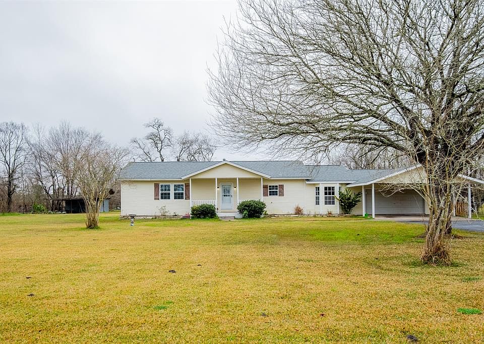 1st image of 2113 Lakeside Dr