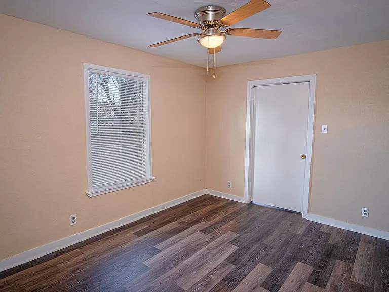 4115 S Presa — Photo 35