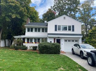 57 Stuart St, Waldwick, NJ 07463