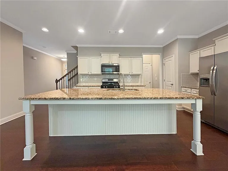 285 Holdings Dr — Photo 8