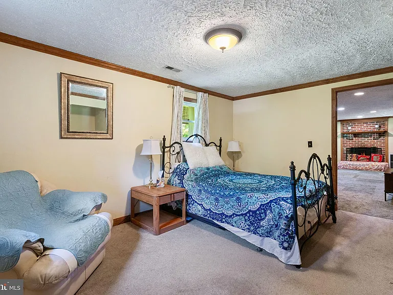 127 Pilgrim Cv — Photo 32