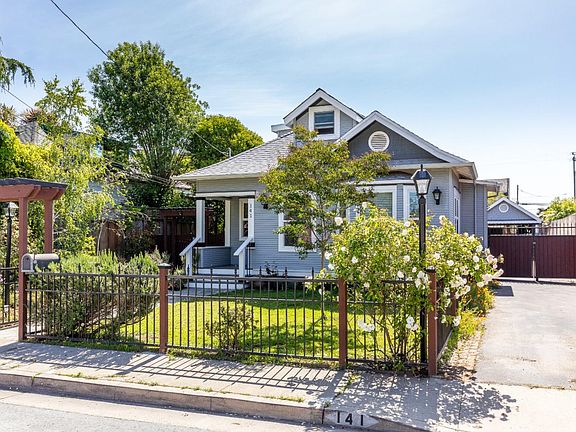 3rd image of 141 Sunnyside Ave