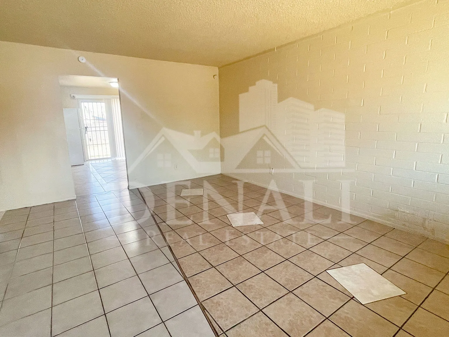 4 bed, 2.0 bath, 1292 sqft, $1,695 — Photo 2
