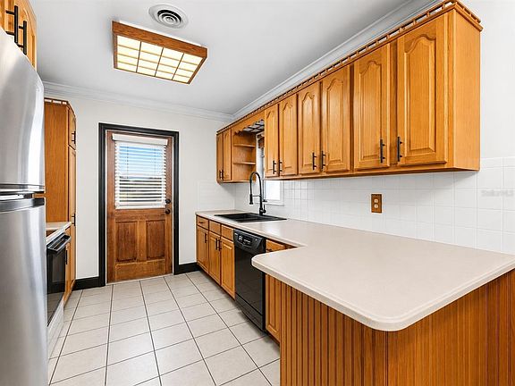 5th image of 5320 41ST AVENUE W