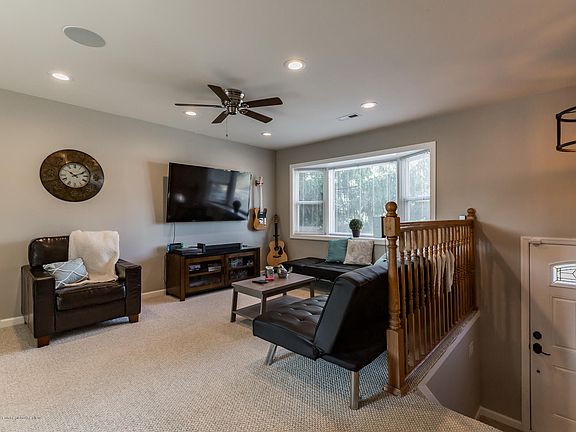 5th image of 6 Lakeview Dr
