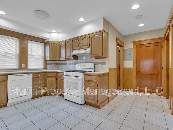 5th image of 6 Stirling St Floor 1