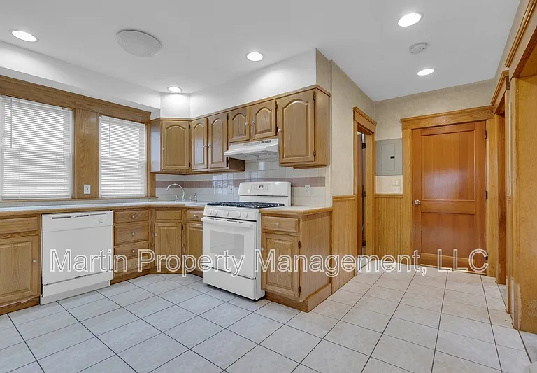6 Stirling St #1 — Photo 5