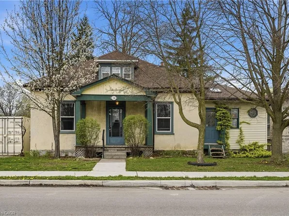 114 Grand Ave S, Cambridge, ON N1S 2M2