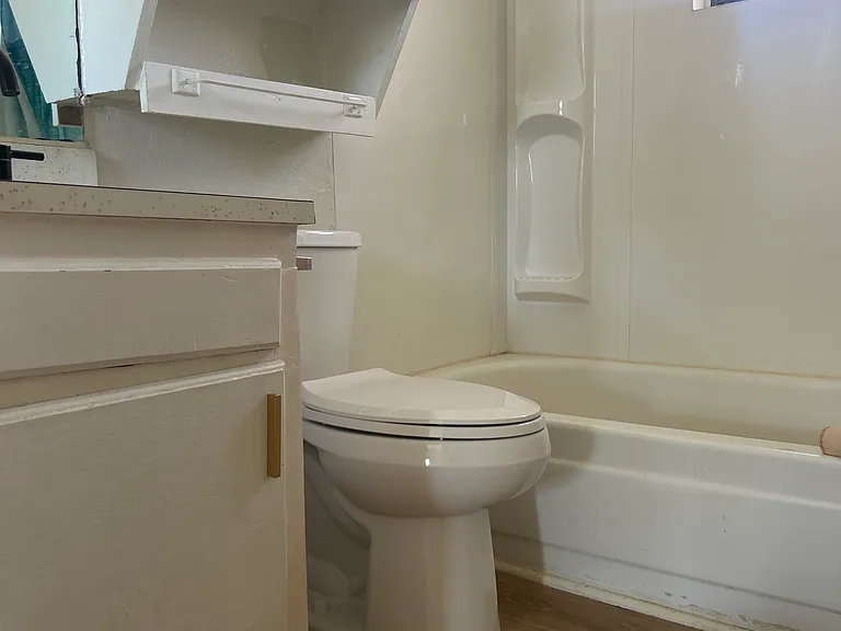 1207 N Ross Ave #1 — Photo 11