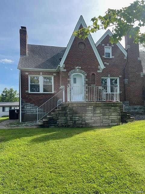 1st image of 390 Kinswood Ln